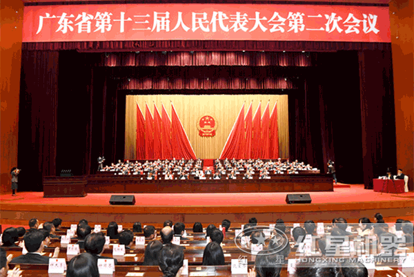 大型流動粉碎石頭一體機(jī)多少錢一臺？