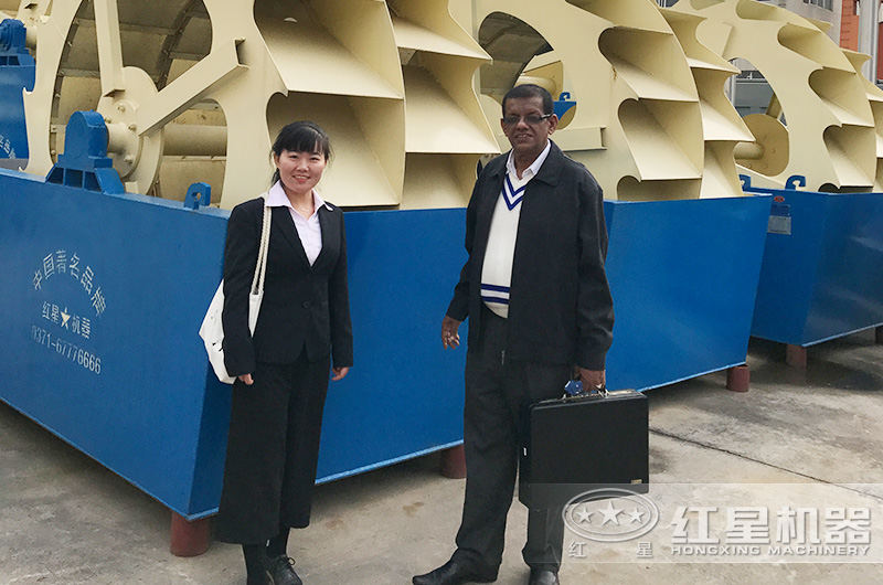 國際友人來廠考察洗砂機(jī) 國際友人來廠考察洗砂機(jī)